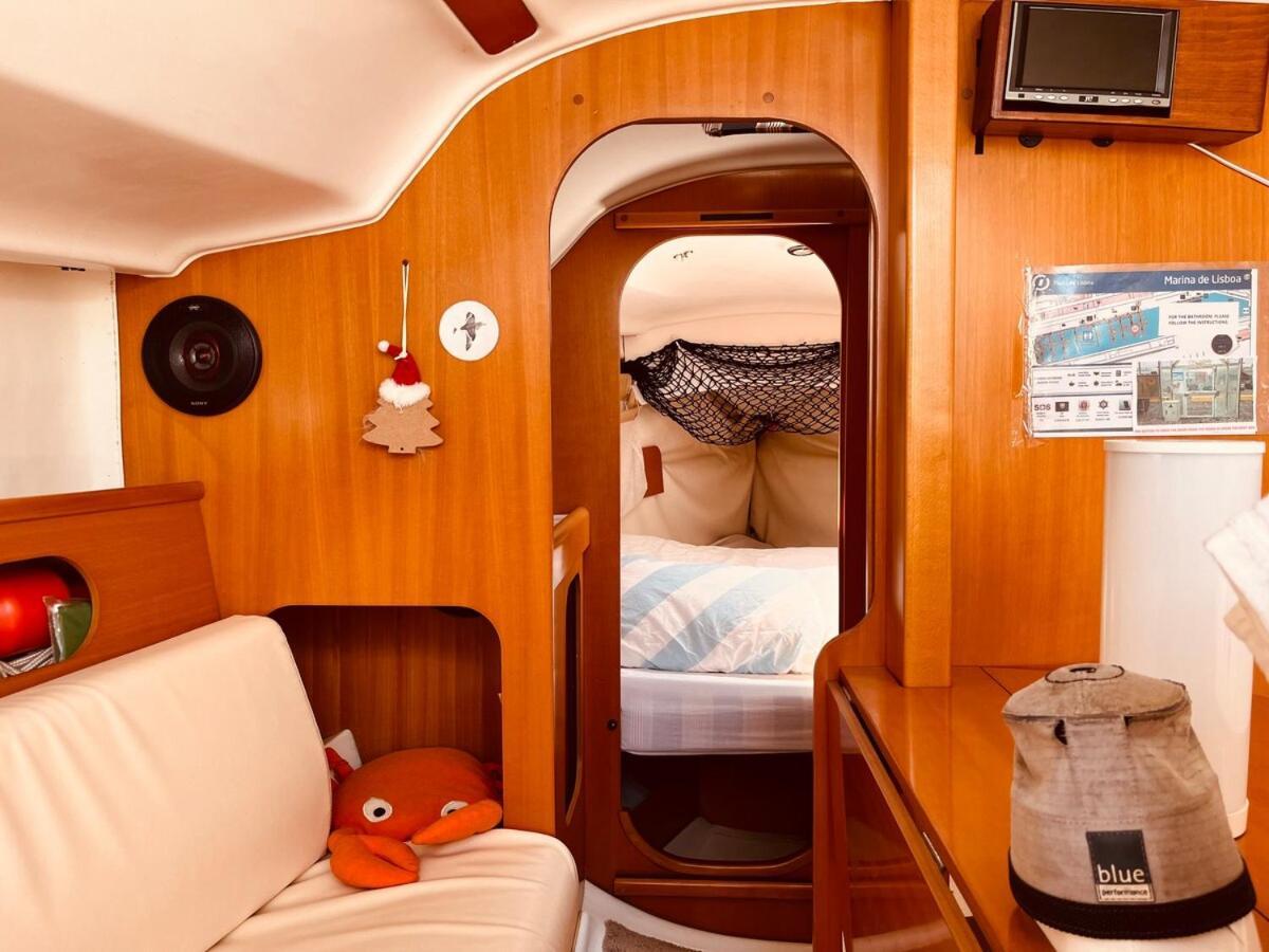 Surfbird Cozy Sailboat Escape Botel *